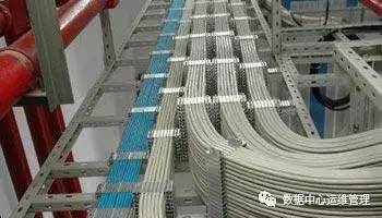 黄色影片视频在线观看 数据中心冷热通道隔离封闭式机房的设计与实践2